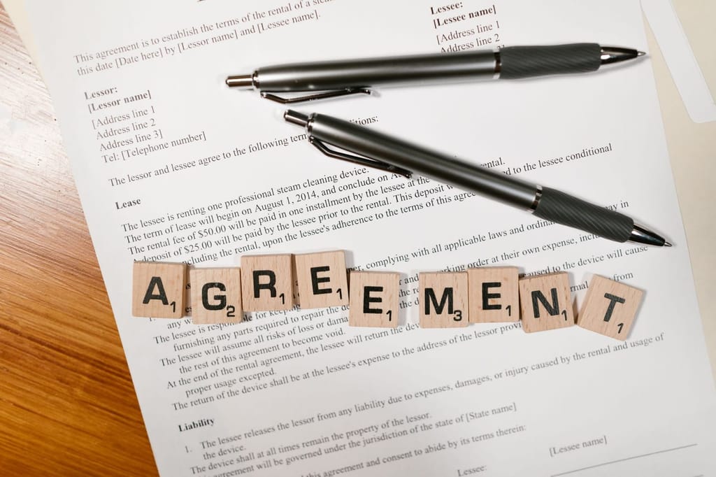 Sensor Codrix Neo: signing a contract with a pen